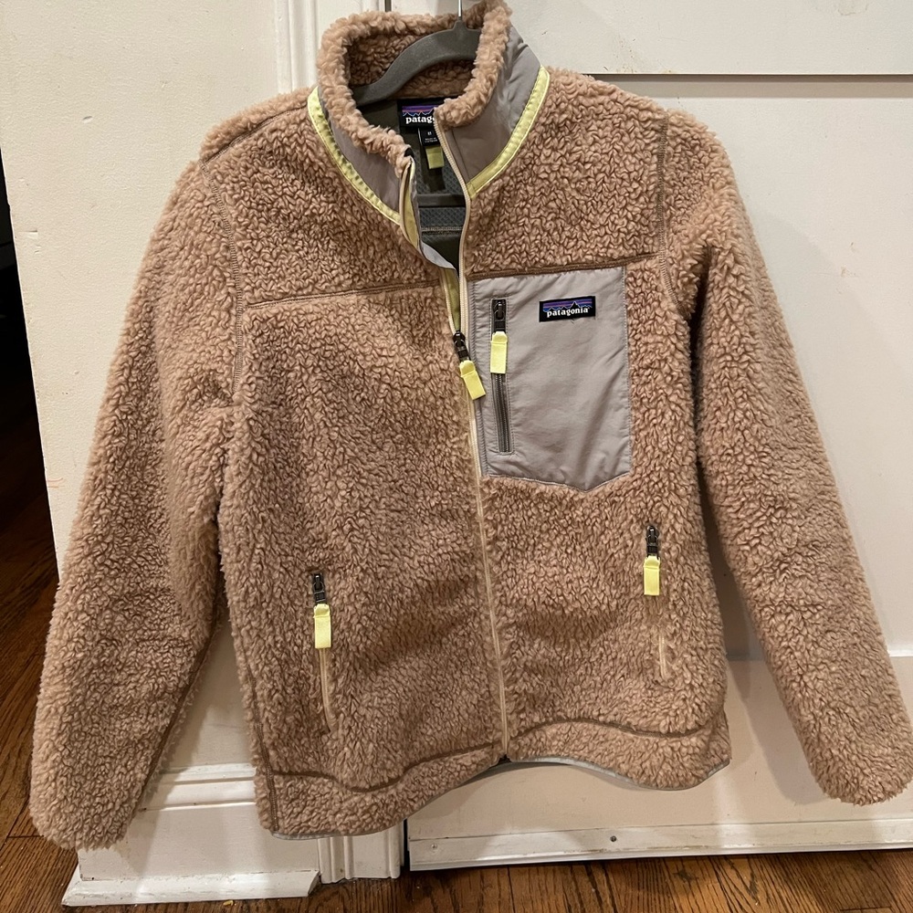 NWOT Patagonia Classic Retro-X Jacket - Women's Color: Shroom Taupe (STPE)